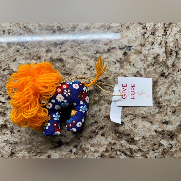 Cute Lion Christmas Decoration - Picture 2 of 3